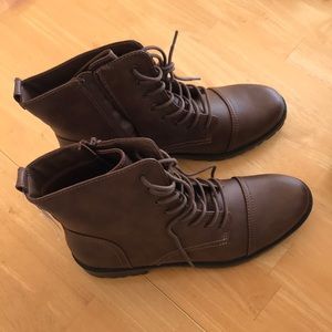 Brown women’s boots, size 11. Brand NEW with tags and box! Never worn.